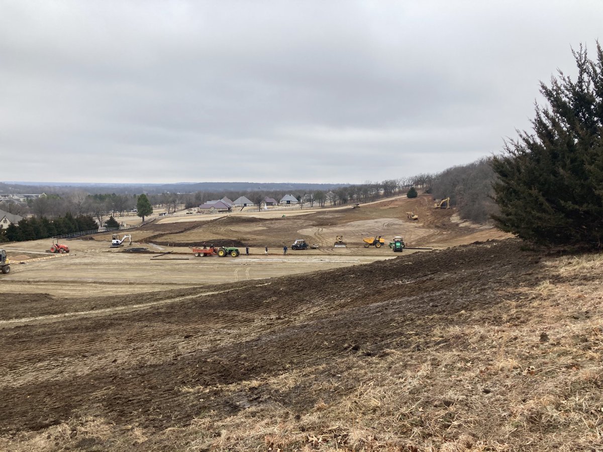 For always working to create natural undulating contours, there is something oddly satisfying about building a large, level practice tee. Look forward to opening this back up to the members this spring. #oakscc #tulsa