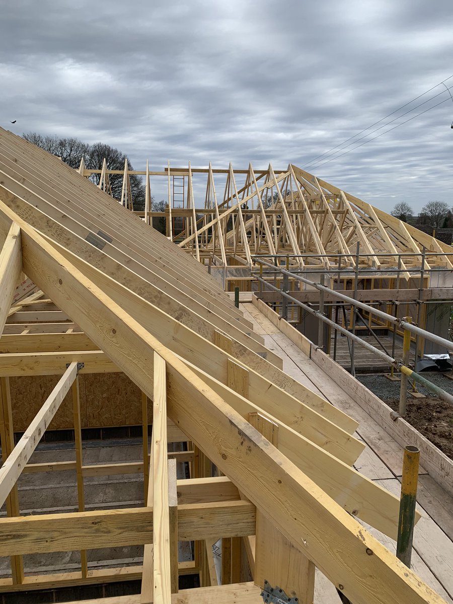 Frame_Tech's tweet photo. Great 😊 week on site this week so much nicer when the sun ☀️ is shining bricklayers started too #timberframe #speedofbuild https://t.co/gwBJpbLW2X