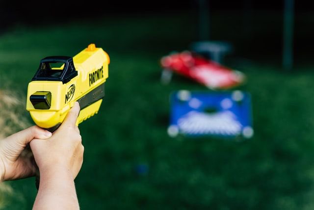 cuidkers's tweet photo. Un tema recurrente entre la comunidad cuidker es la opinión acerca de las armas de juguete para niños...A favor o en contra?
#cuidkers #cuidkeando #familia #empatía #SostenibilidadFamiliar
#comunidad #padres #madres #educación #juguete
https://t.co/vtdnzwzjUP https://t.co/iLuFLexqoP