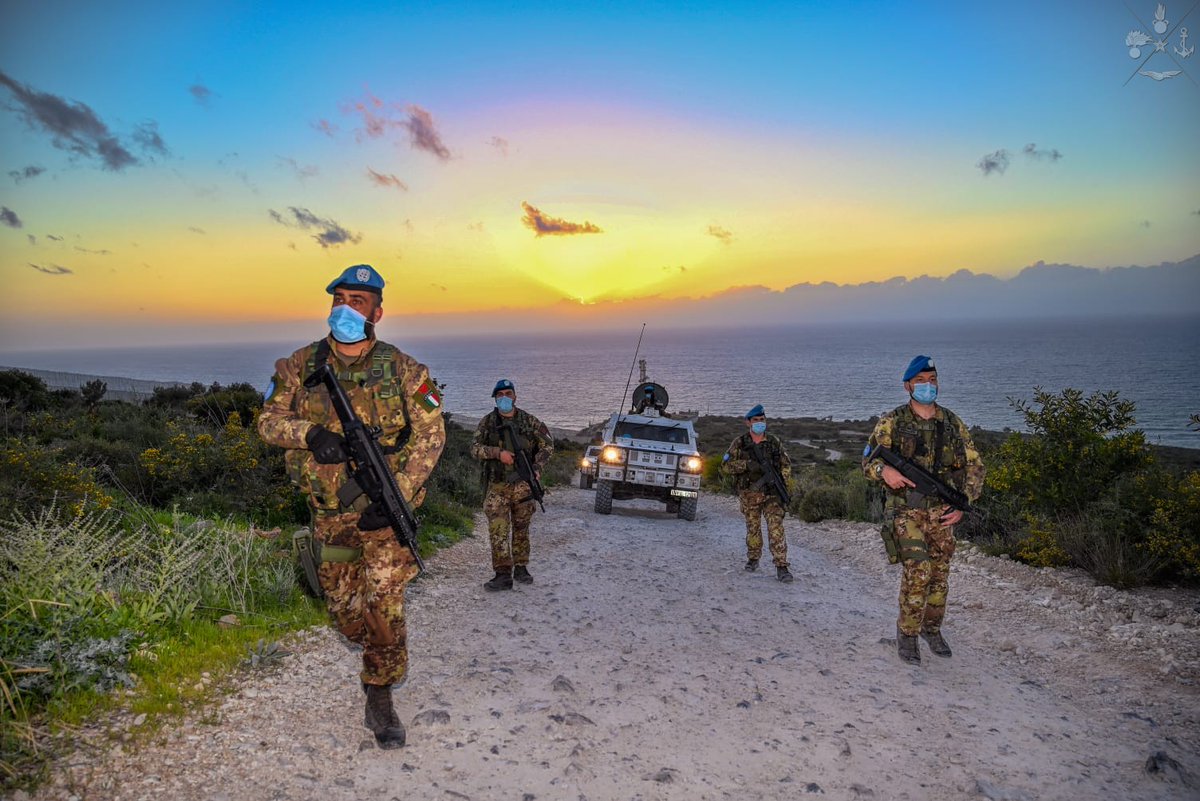 SM_Difesa's tweet photo. #17marzo Missione in #Libano

I #CaschiBlu italiani della missione @UNIFIL continuano a vigilare nel giorno del 160° Anniversario dell'#UnitàNazionale

#ForzeArmate🇮🇹 #UnaForzaperilPaese 
@Esercito https://t.co/mUwmwoLBsc