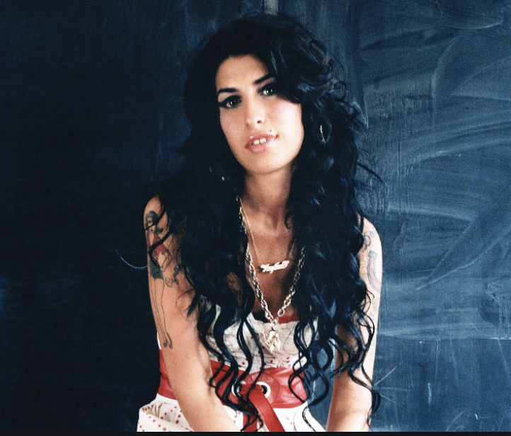 TrustTheDocUK's tweet photo. The Show Closer on Saturday's #TrustTheDocRadio show is by @AmyWinehouse & is 1 of:
#InMyBed #StrongerThanMe #F***MePumps #TakeTheBox #BackToBlack #Rehab #TearsDryOnTheirOwn #YouKnowImNoGood #LoveIsALosingGame but which? Guesses here or shoutbox. https://t.co/7st019BKsx