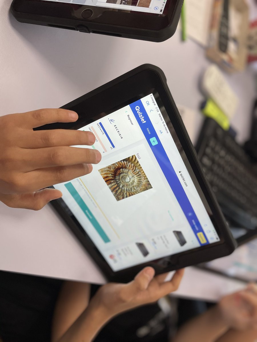 DavidLarrio's tweet photo. Learning new vocabulary with @quizlet @ValledelMiro https://t.co/jzcvXYDhNp