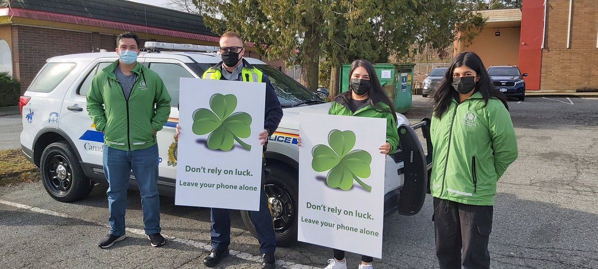 PreventCrimes's tweet photo. On this #StPatricksDay don’t rely on #Luck! @SurreyRCMP & our volunteers are out reminding drivers not to #drivedistracted #LeaveYourPhoneAlone @icbc @SurreyNowLeader @GlobalBC @CTVVancouver @PeaceArchNews @RoadSafetyKaren @RoadSafetyJo @jjhorgan https://t.co/kYsV8hIqVg
