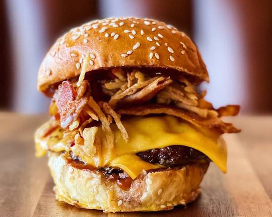The wonderful team at <a href="/GeeBurgerNow/">GeeBurgerNow</a> just dropped off lunch at our office (thank you!!) and I’m pretty sure the rest of my day will be useless since all I can do is 🤤😍😋. Do yourself a favor and hop to ordering now! I had the Smokey 🍔. #fxva #geeburger #geeiwishihadaburger