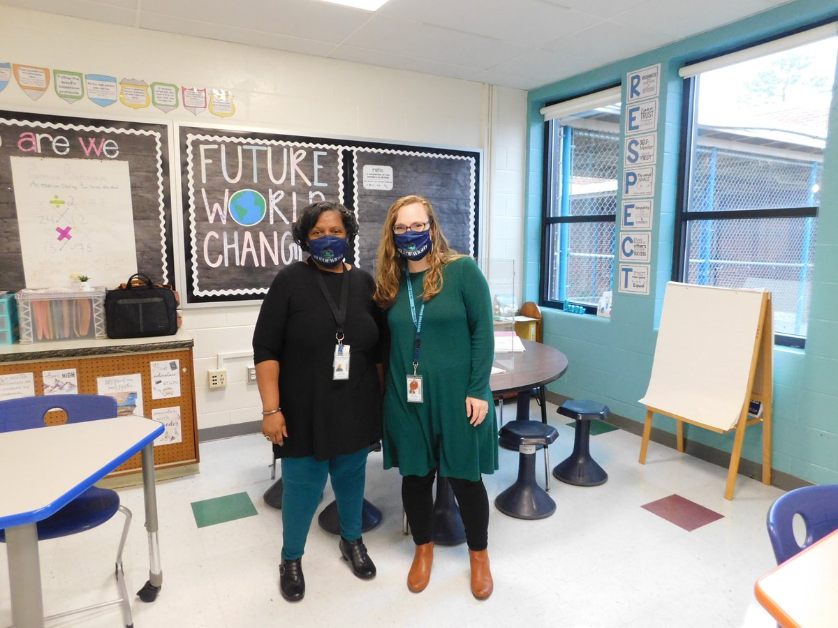 WSESSmithfield's tweet photo. Westside wears green to celebrate the resiliency shown by our students and staff for adapting to these unprecedented circumstances and persevering in spite of tremendous adversity during this pas year. #IWCSStrong #WSESStrong https://t.co/t3Qs6f4ArD