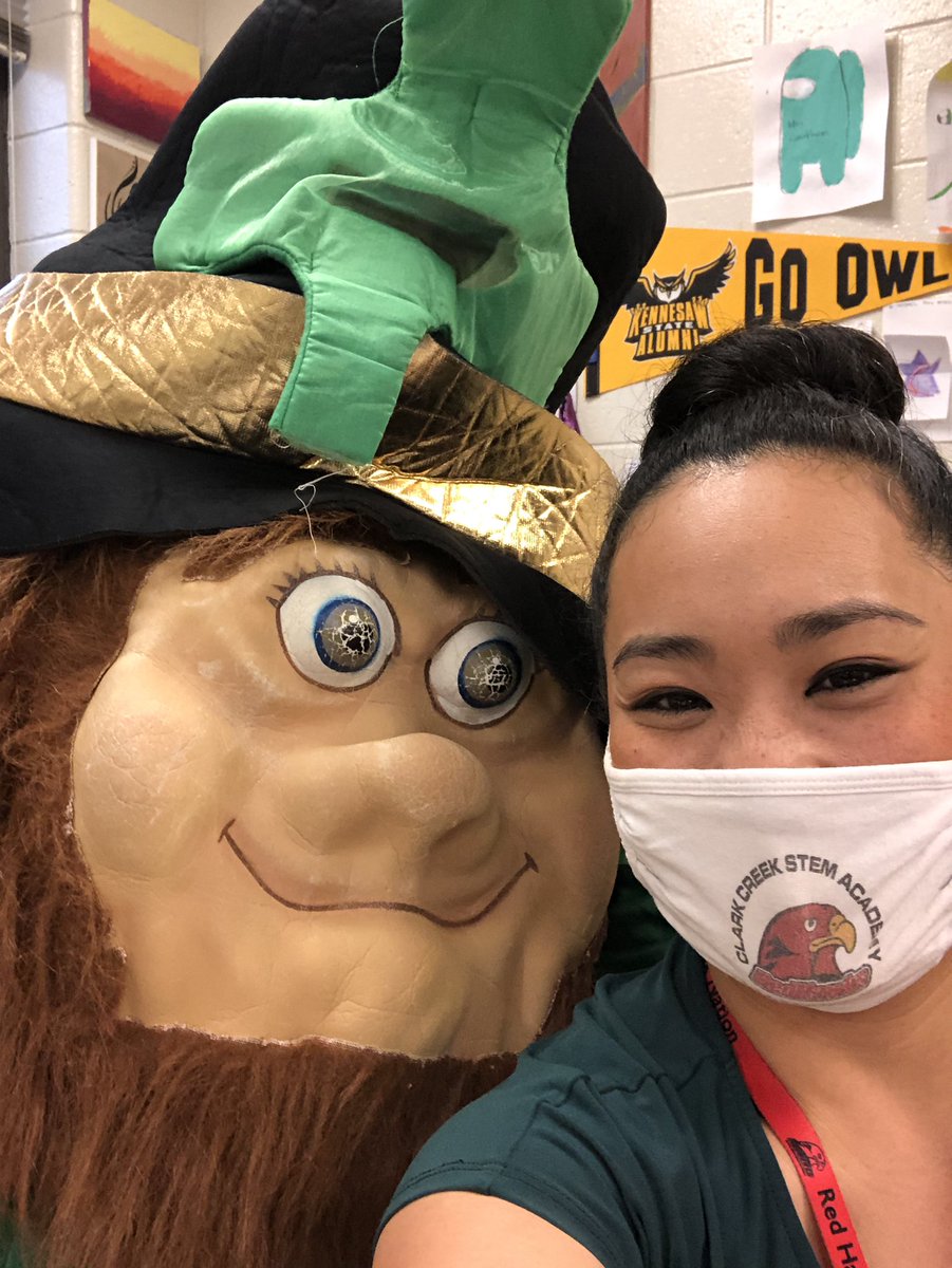 Judy_Cauthen's tweet photo. We have had such wonderful luck today! Thank you Mrs. Simanski for spreading some cheer and thank you Mr. Leprechaun for visiting our class! @DianaGodfrey17 @ClarkCreekSTEM https://t.co/RLnTRQUIQc