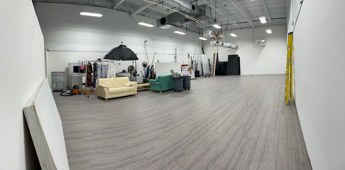 mattie_studio's tweet photo. The new studio is complete and shooting has started!
Clean and modern space with all the trimmings....
Now scheduling commercial shoots and head shots for all. https://t.co/unzEvCvMEl