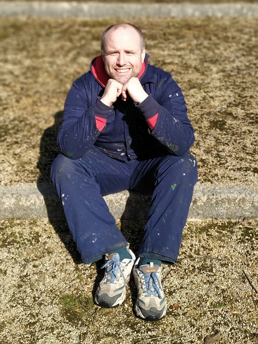 TheBigTinyUK's tweet photo. When you need a break from set building and you have an open air amphitheatre next to your workshop. #bolton #thebigtiny https://t.co/rxlyfaSlXU