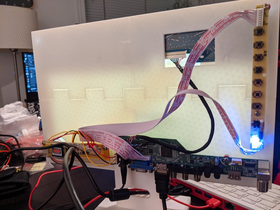 3Dプリンターでラズパイ用のLCDディスプレイのパネルを製作。古いラップトップのディスプレイをリサイクルしたそうです。
reddit.com/r/raspberry_pi…