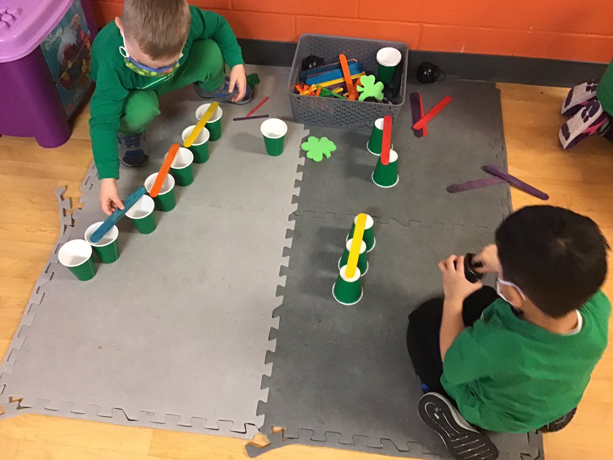 mrs_showler's tweet photo. They really enjoyed building a rainbow π bridge for the Leprechaun. #stembuild #hcdsk #stpatricksday https://t.co/BQFToz3AVg