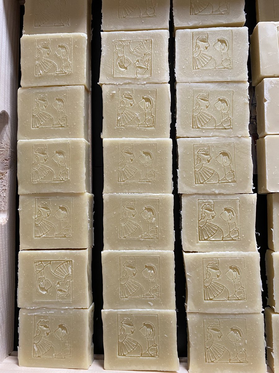 MerakiSoapCo's tweet photo. The MERAKI Soap Company make natural soaps; NO colours, NO chemicals, and NO plastic. We use carefully chosen blends of essential oils for their antiseptic and anti-bacterial properties as well as for their wonderful scents.  https://t.co/zhdZJxXFiu https://t.co/qqQVAPTQOp