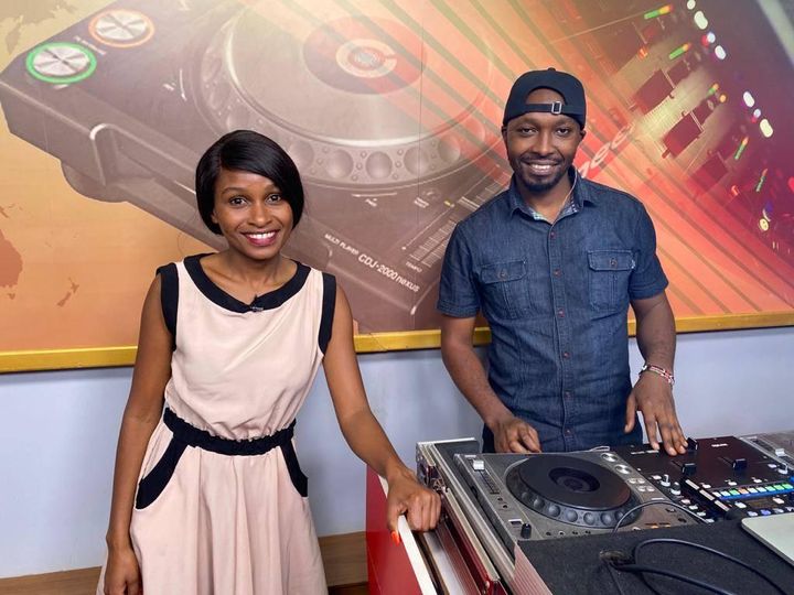 wanjikuwanjirus's tweet photo. #MuthunguthoLive
#KigocoWednesday
Nitwaingira tuthunguthe hamwe,muthi ari wa Wednesday kana uria twitaga #WCWednesday,, tambura #WCW aku haha mutamboini
#Wangariwamakumi
#DeejaySymonEss https://t.co/5Vb2R47Mue