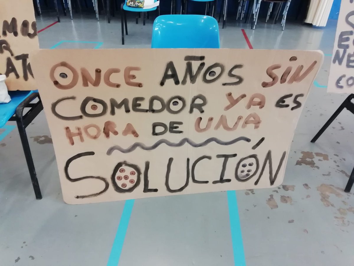 ColePenaflor's tweet photo. Seguimos en la lucha. Nuestros hijos e hijas son las únicas de Zaragoza que no tienen un comedor ni un servicio de madrugadores. Solo pedimos una solución aunque sea temporal🙏🙏 https://t.co/xGf2FkDkm9