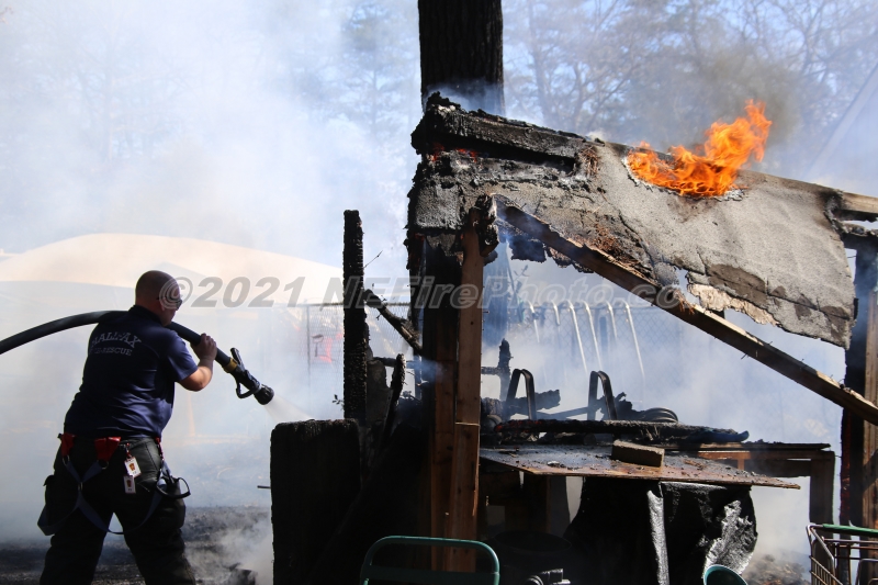 car383's tweet photo. PHOTOS have been added from the Working Fire in Halifax MA on 03/12/2021. Check out the full gallery here: https://t.co/B2GSGgfFkc @ctfirephoto @halifaxfire @plyctyctrl @PlymptonFire @hfd2713 https://t.co/wu439U2SLt