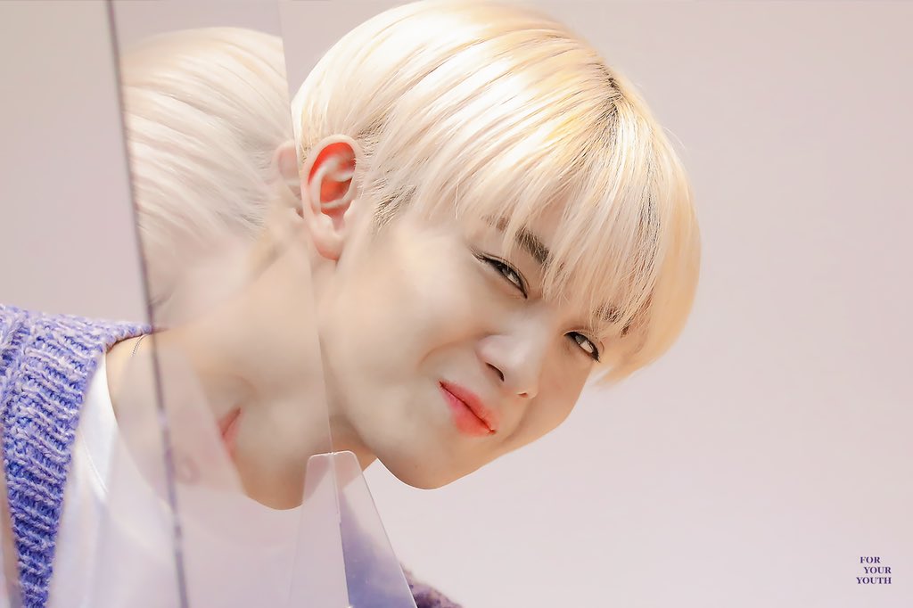 wannaonesmiling's tweet photo. Cute smile 😊 https://t.co/fgfIMOAxZz