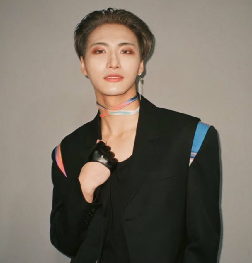seonghwawa's tweet photo. by wooyoung                     by seonghwa https://t.co/yoPvI23YF2