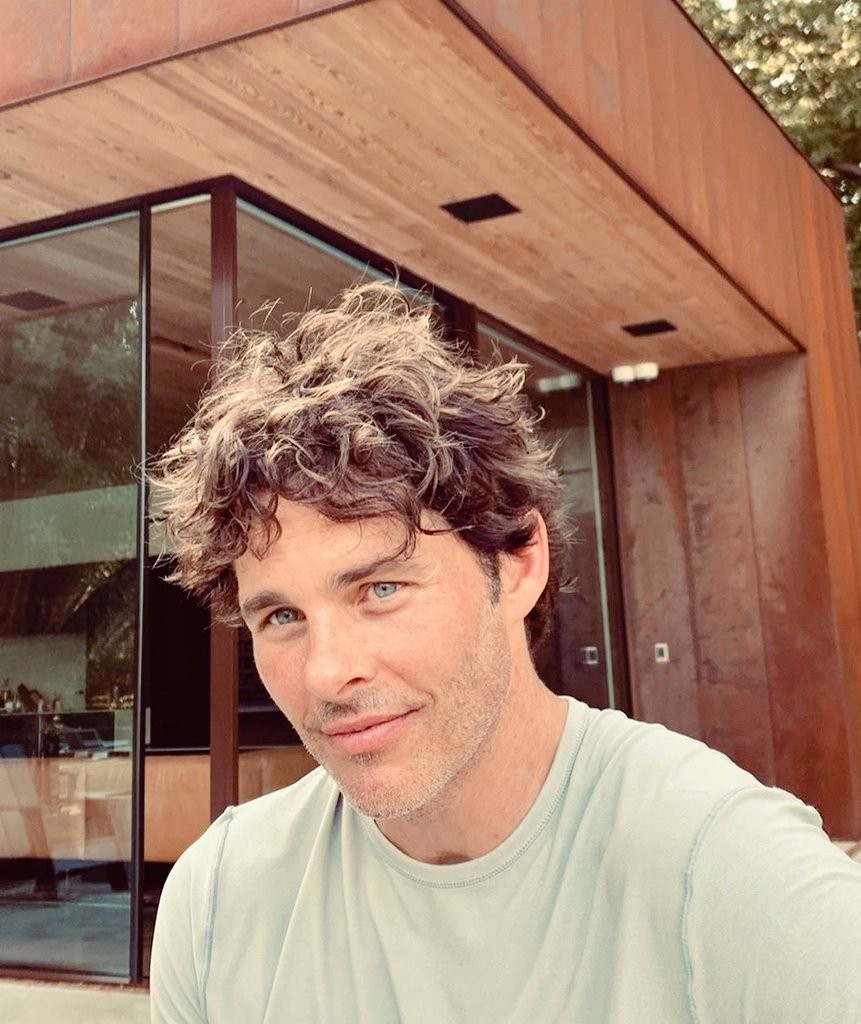 ㅤ
Fotos que você teria na sua galeria se me namorasse.
ㅤ