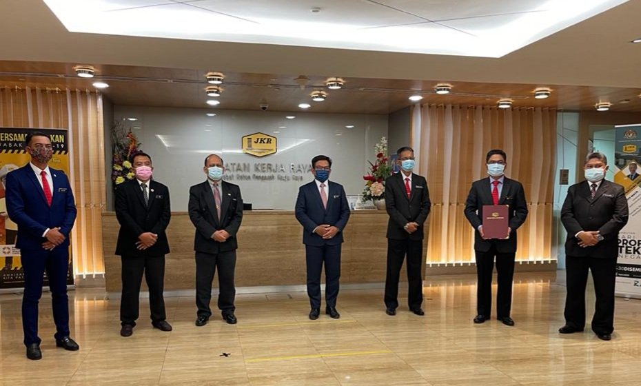 Penghargaan dan tahniah kepada YBrs. Ir. Mohd Shahril Bin Mohd Said (JD JKR Hulu Langat) atas perlantikan sebagai Pengerusi Majlis Tindakan Jurutera Daerah (MTJD) JKR Malaysia. - Tanggungjawab dan Amanah Diteruskan
<a href="/IrZulkefly/">Mohd Zulkefly S</a> <a href="/razgrid1/">🇲🇾 Razdwan Kasim</a> <a href="/FaizulJkr/">Faizul</a> <a href="/JKRHuluSelangor/">JKR Hulu Selangor</a> <a href="/JKRMalaysia/">JKR Malaysia</a>