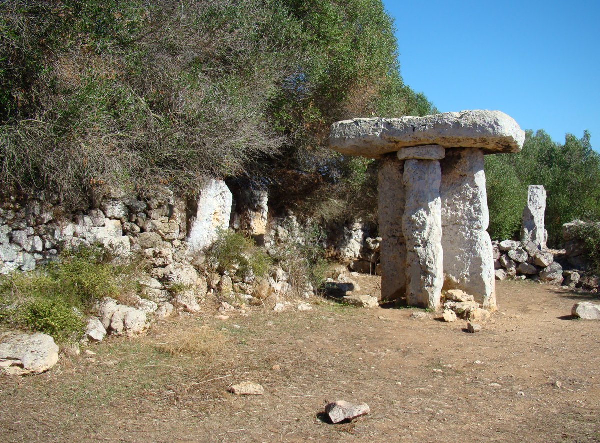 TurismeBalears's tweet photo. 🤗 En el yacimiento arqueológico de Torre Trencada #Menorca se conserva un 🔝 talayot de grandes dimensiones que es sólo una muestra 😍 del increíble patrimonio cultural de la isla. ¡Mira! 👉  https://t.co/yKBaUtlfzn @turismomenorca https://t.co/xnUcB5JFOX