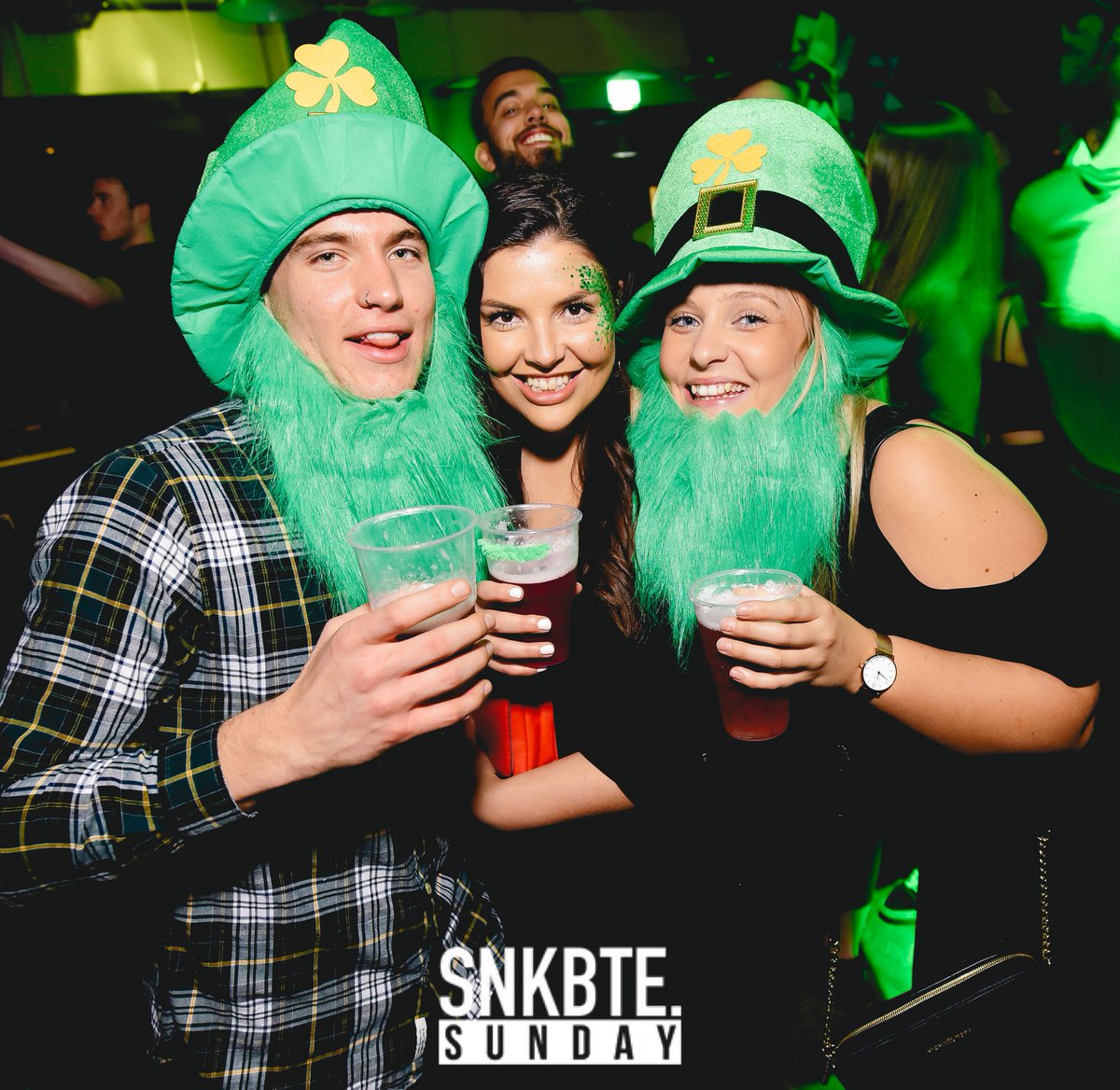 SnakebiteSun's tweet image. Happy St Patrick's Day! 🍀
Check out the photos from the last time we celebrated Snakebite style 📸⬇️

ℹ️ Fun fact: Brian our leprechaun was also an Ewok in Star Wars.