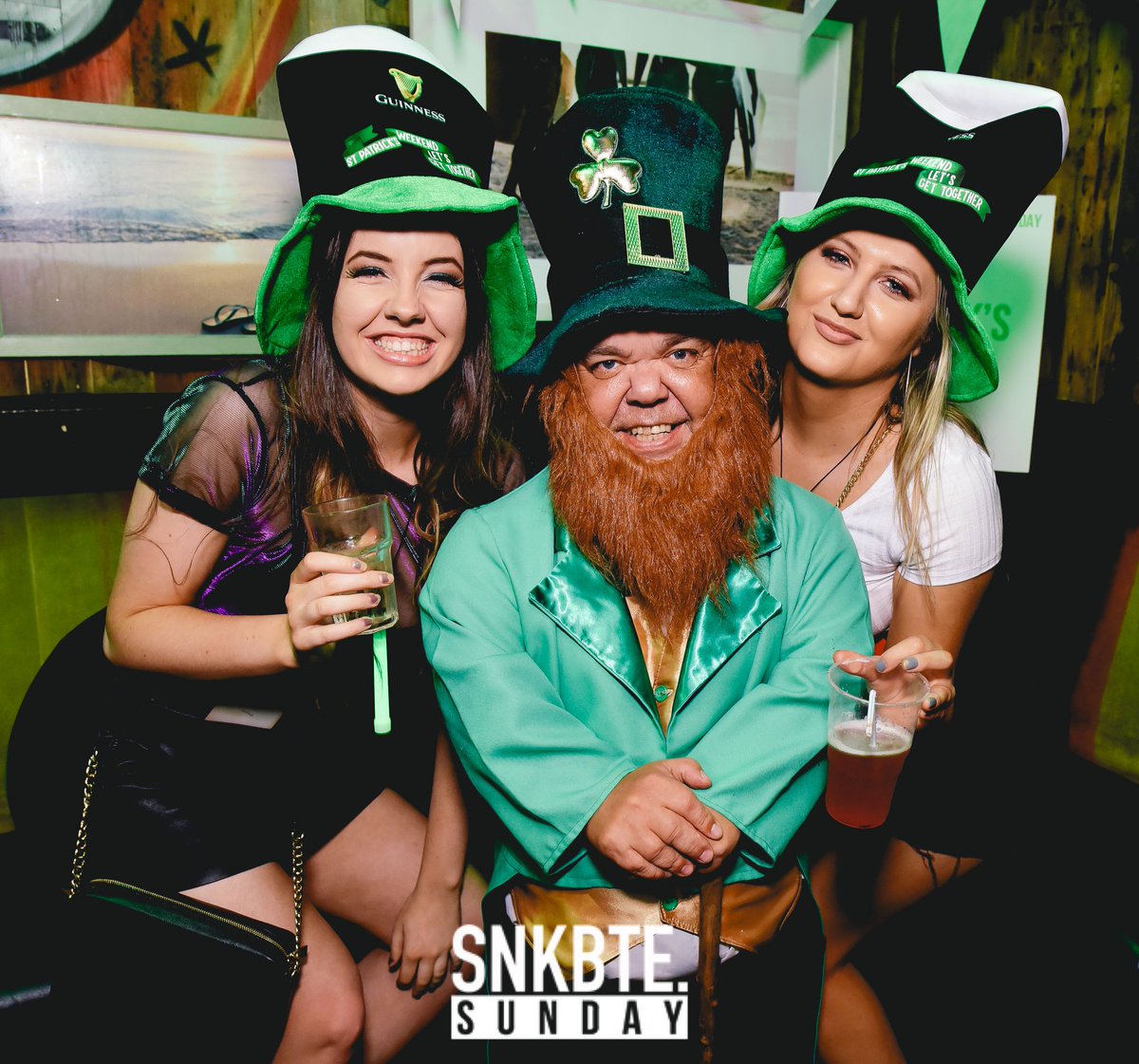 SnakebiteSun's tweet image. Happy St Patrick's Day! 🍀
Check out the photos from the last time we celebrated Snakebite style 📸⬇️

ℹ️ Fun fact: Brian our leprechaun was also an Ewok in Star Wars.