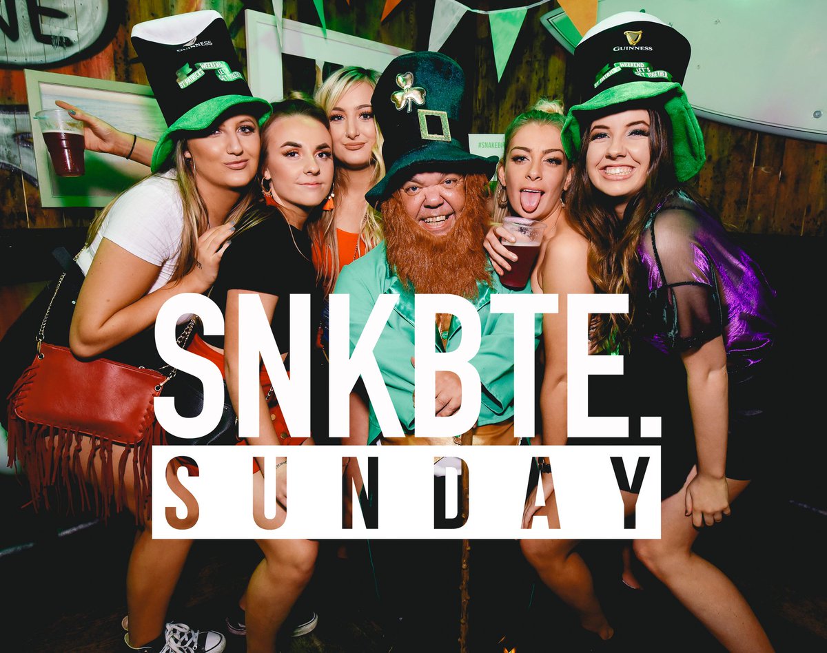 SnakebiteSun's tweet image. Happy St Patrick's Day! 🍀
Check out the photos from the last time we celebrated Snakebite style 📸⬇️

ℹ️ Fun fact: Brian our leprechaun was also an Ewok in Star Wars.