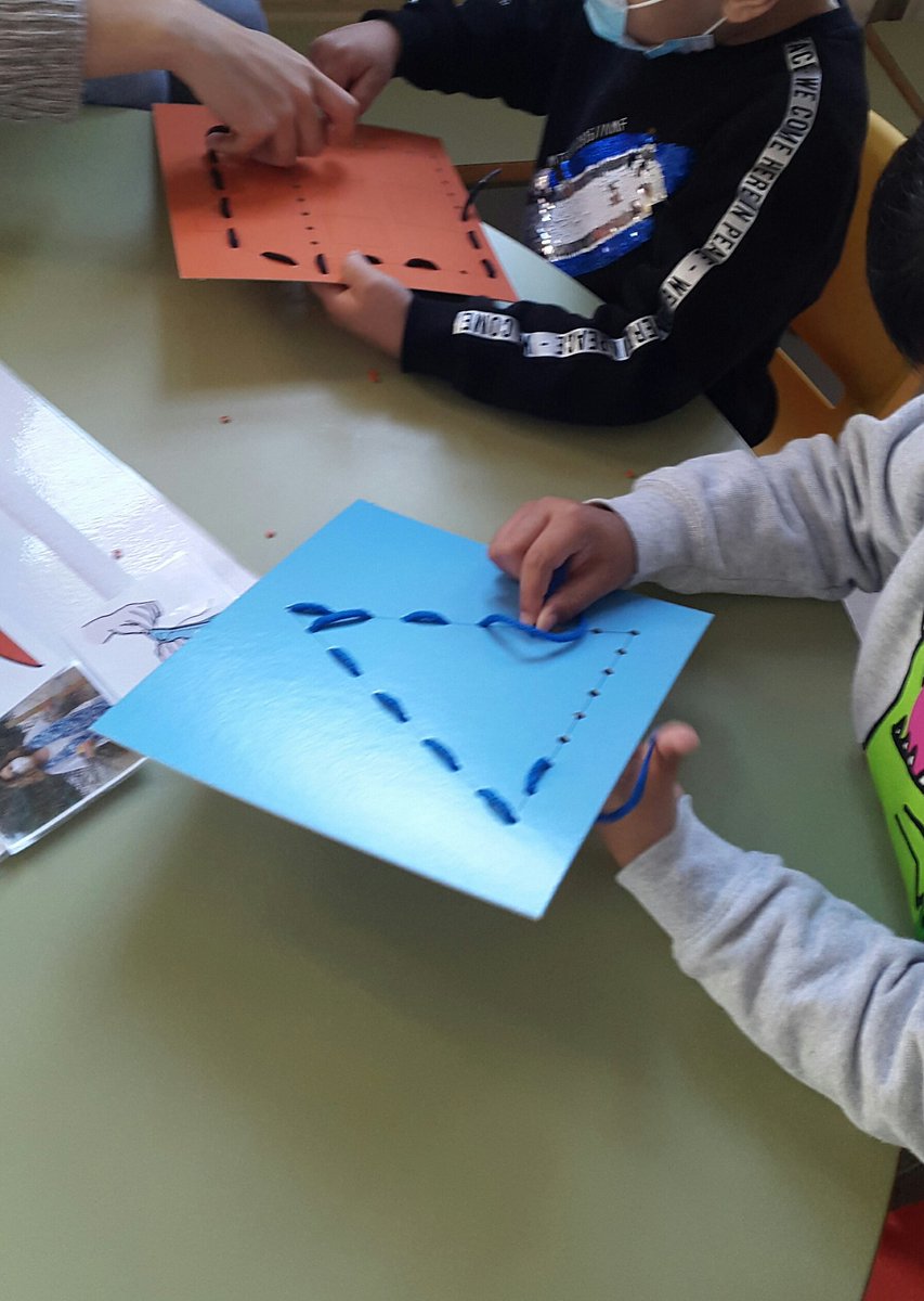 CEIPNEJAPA's tweet photo. En el #AulaPT trabajamos de forma personalizada adaptándonos a las necesidades específicas de nuestr@s alumn@s. Utilizamos principalmente el juego y distintos materiales manipulativos.
#InfantilNejapa #ApoyoNejapa #PedagogíaTerapéutica #TresCantos #EscuelaPública https://t.co/YE5yg65lXh