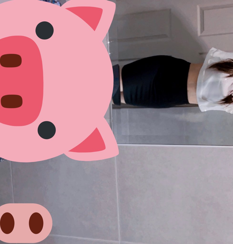 demi1997c's tweet photo. ไม่อยากจะอ่อย กลัวอร่อยเกินไป 😈

#fwbกทม #Skinship https://t.co/YKV4aFB882