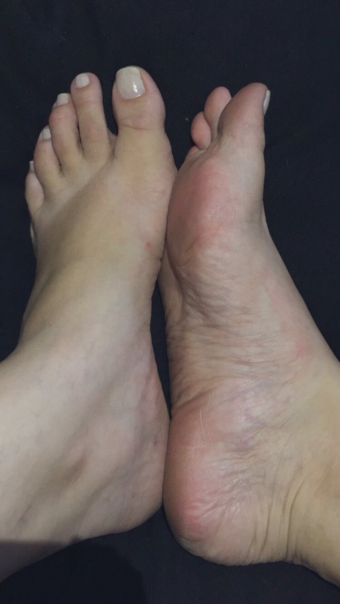 feetmarie38's tweet photo. Solinhas sujinhas e cansadas de ontem #pés #podosp #packdopezinho https://t.co/933mH03Pk9
