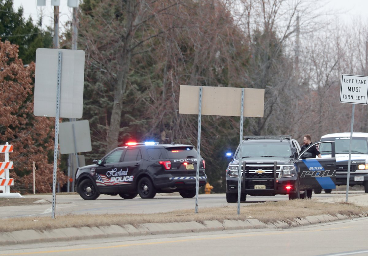 mdesisti's tweet photo. Photos from the scene of the fatal shooting at the #Roundy's distribution center in #Oconomowoc.  Roads are now starting to open up around the facility. Story and more photos here - https://t.co/E0DW0L8Ltx https://t.co/B9SFcI60VE