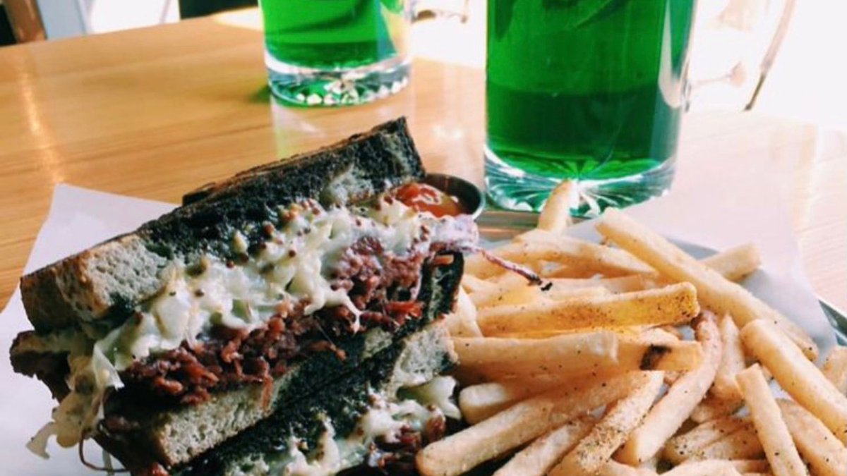 Corned beef and green beer 🍀🍻 What else could you want on #StPatricksDay?

Let's get this celebration started - meet us at <a href="/DistrictPH/">District Pour House</a>!
