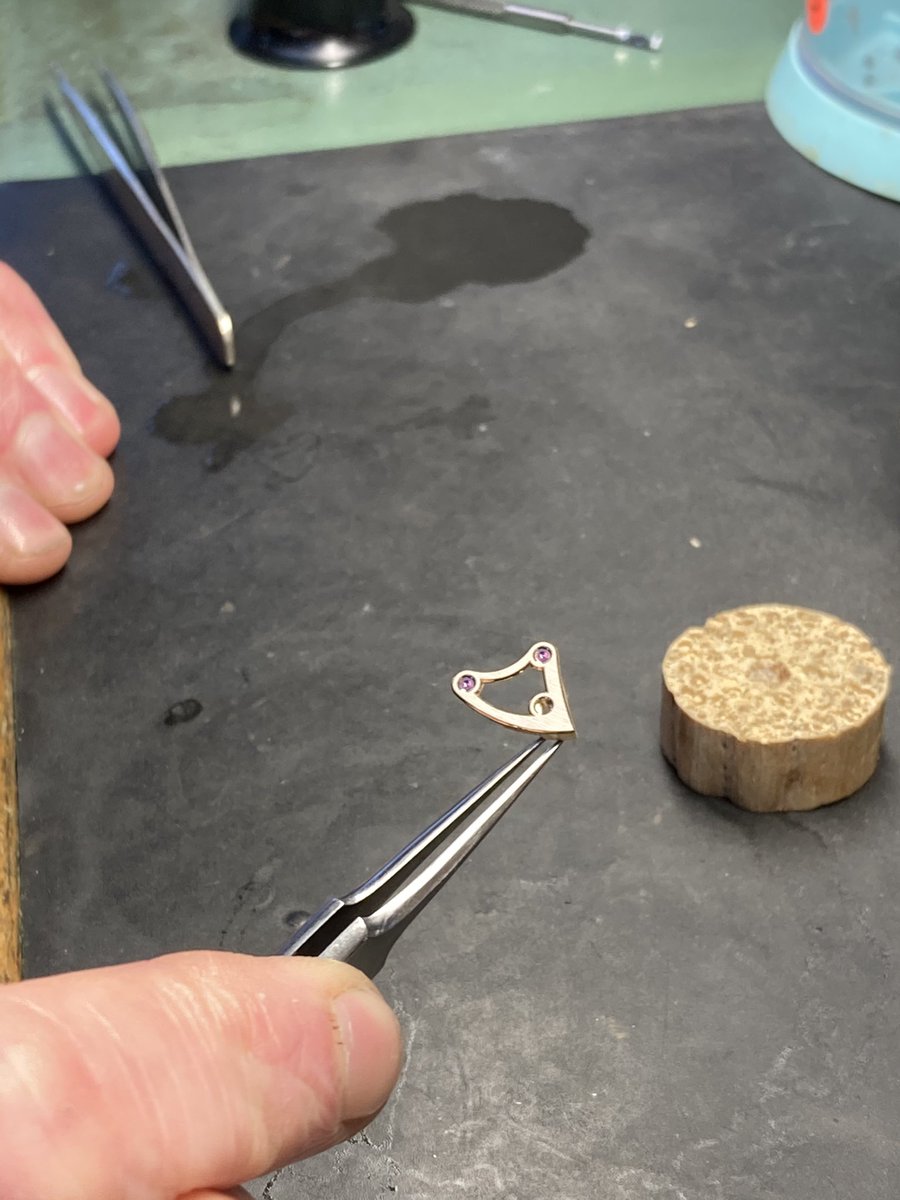 thewatchpress's tweet photo. A glimpse at John McGonigle’s superb work for his  Oileán Watch - A Harp-shaped bridge created by an Irish watchmaker on Irish soil? 
It must be #StPatricksDay have a safe and happy one ! https://t.co/8Q7HgP4A7u