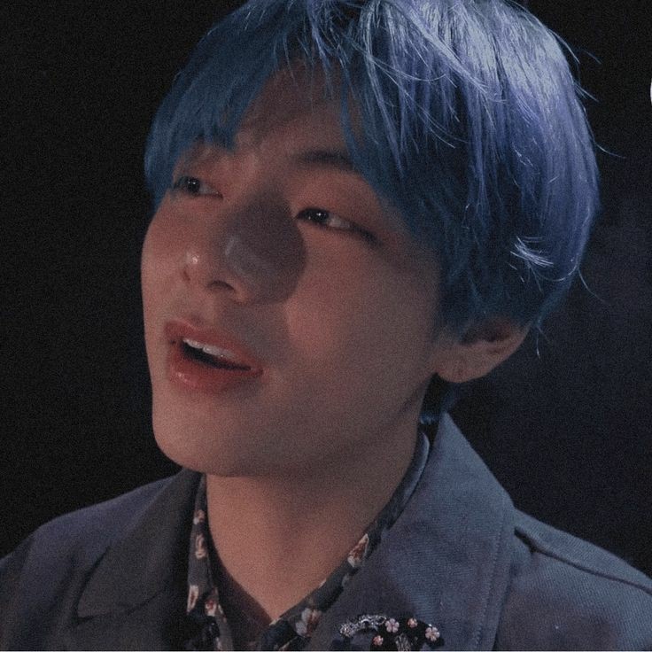 GukTeteg's tweet photo. Taehyung, por lo que sea que estés pasando, Army estará contigo en las buenas y en las malas, por favor sigue brillando como el gran hombre en el que te has convertido. Army está orgullos@ de ti, we purple you💜
#TaehyungYouArePerfect #taehyungborntobeloved #army @BTS_twt #bts https://t.co/bFNpo5WGUH