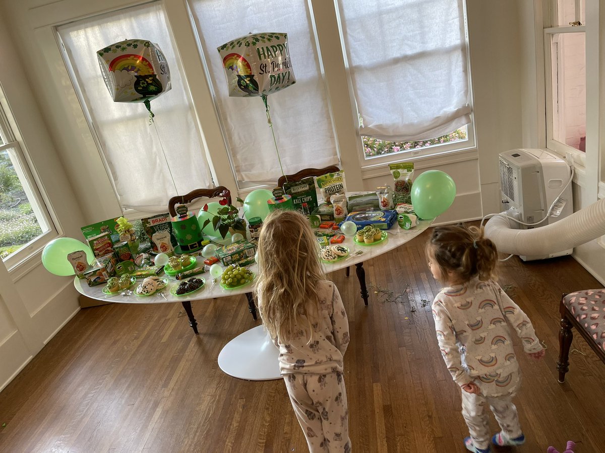 Casey's tweet photo. we go hard for St Patrick’s day over here 🍀 https://t.co/7BUWolLBg0