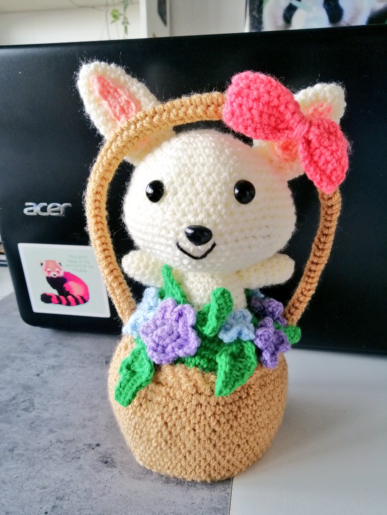 RinaMogrynaArt's tweet photo. I think I haven't shared this guy yet 🤔 #Easter is coming up and I loooove Easter so much because you see #bunnies everywhere! 🐰🐇💕
Pattern: https://t.co/ibK3RpLWhu
Also #redpanda cameo, sticker by @tlkateart! 💕
#crochet #amigurumi #bun #rabbit #spring #springbunny https://t.co/kYSDAn5SIX