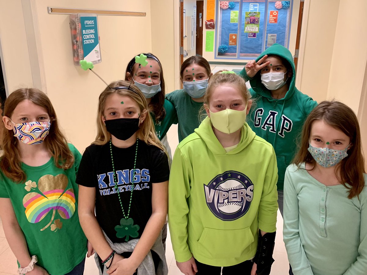 lastephens99's tweet photo. Happy St. Patrickโs Day! May the luck oโ the Irish be with you ๐
#CISTeamTenacity #CISKnights https://t.co/PO7ib7Arek