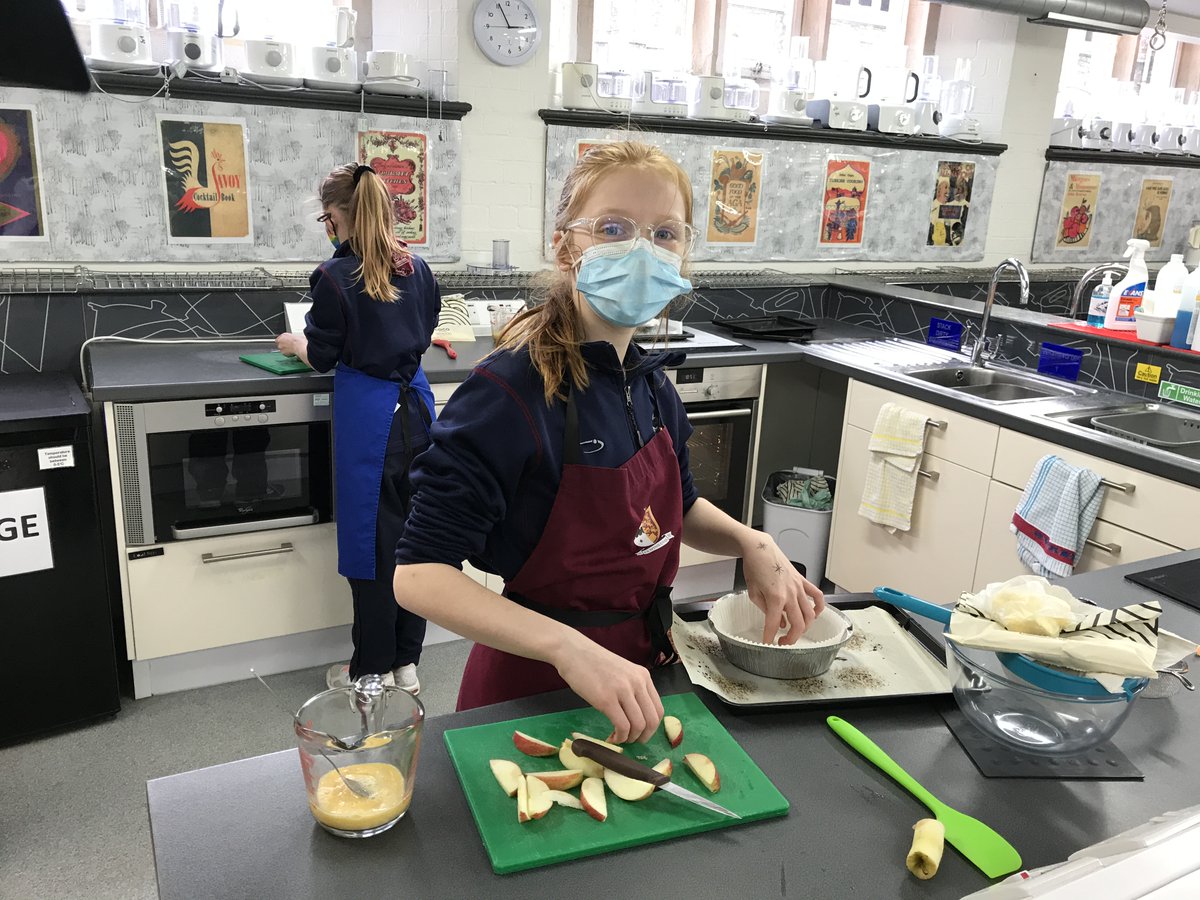 BGSBristol's tweet photo. More #Year7 Monday activities: #NiamirsBakes may not be quite as catchy as #GlennsDens but the finished Dutch apple cakes looked delicious! #BGSActivties https://t.co/oosk5AkgWf