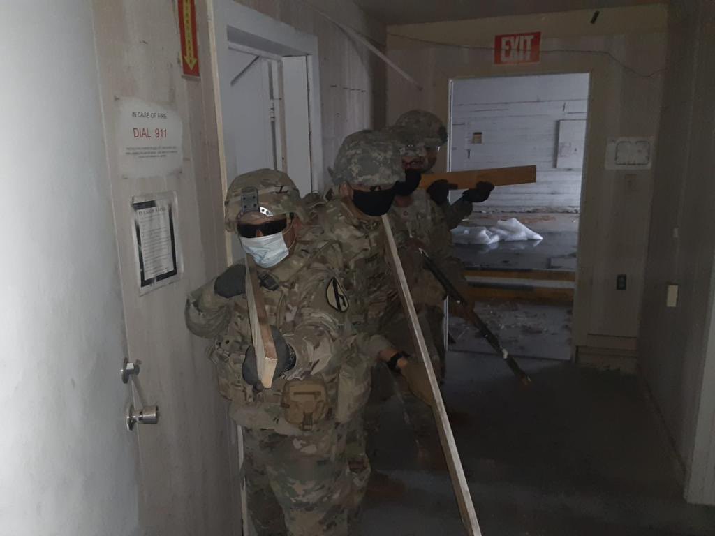 CHAOSCompany38's tweet photo. SSG Gensler leads a class on patrolling and room clearing for Leader’s Time Training. @3rd8cav @1stcav3bct @1stCavalryDiv #GreyWolf #FirstCav #FirstTeam #WarHorse https://t.co/t1u2o1f3xd