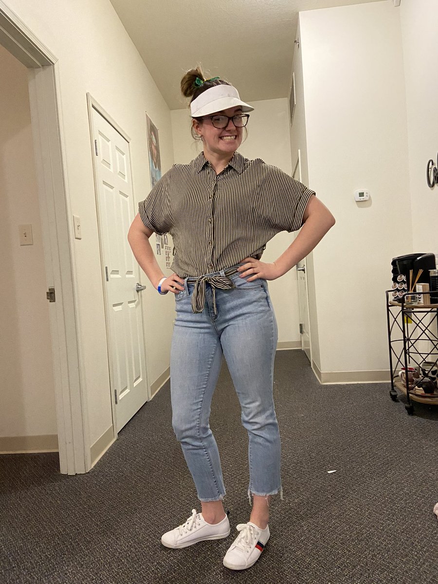 ChloeVruno's tweet photo. Preppy in MA for #FSOEspiritweek !! #TeacherbyTrine #JuniorFSOE https://t.co/WxzRp6lI0q