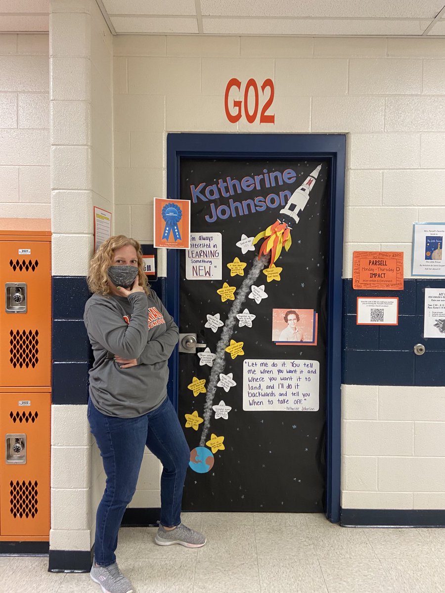 BrandiParsell's tweet photo. Celebrating BHS, jeans week, and the Blackman Voice! ⁦@TheVoiceBHS⁩ https://t.co/F8pBeVjXfP