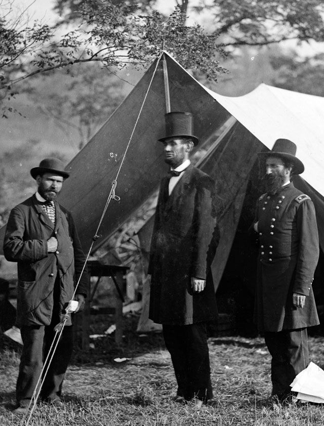 Detectives by the Decade tweet media