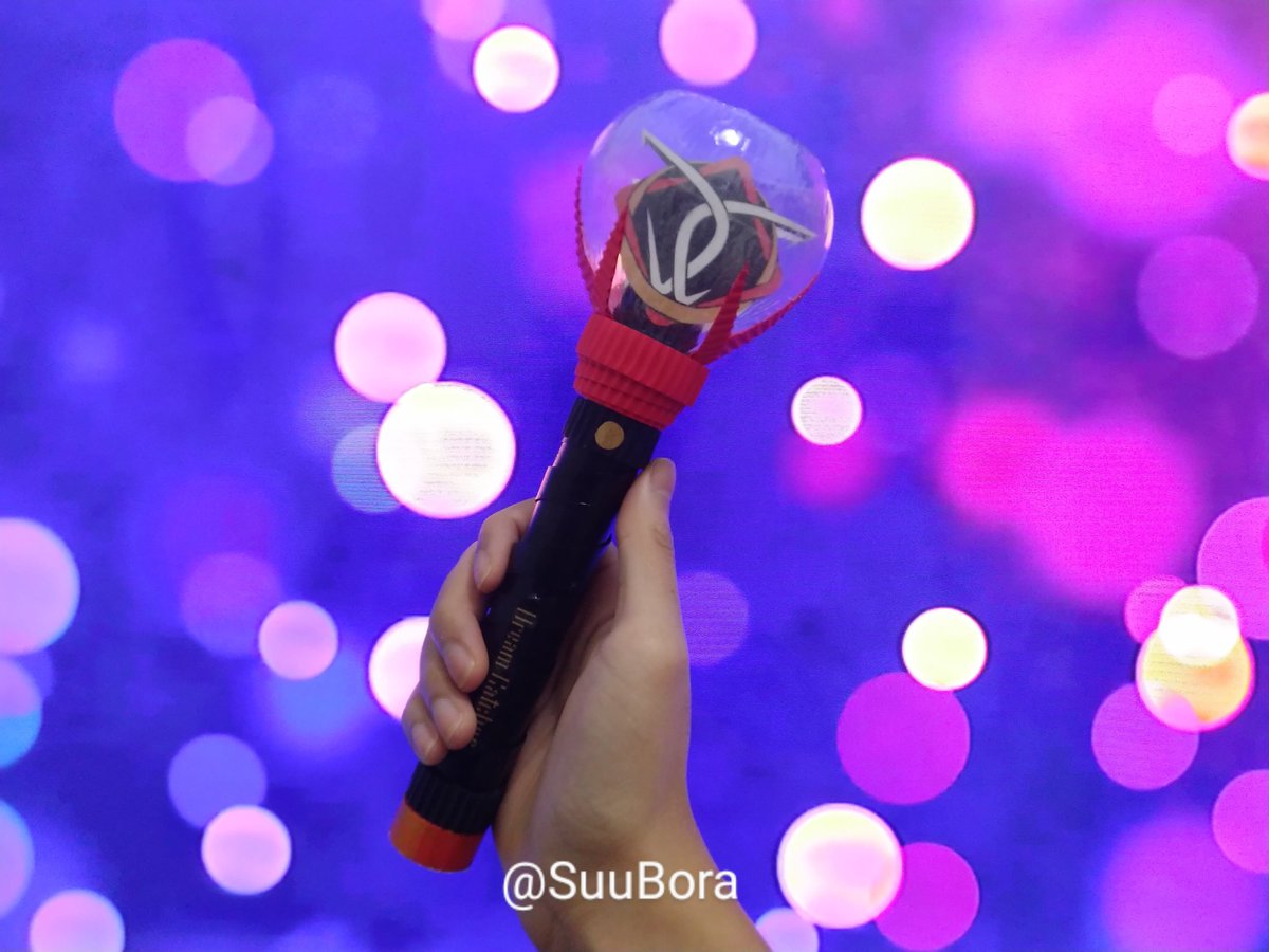 SuuBora's tweet photo. "Come on save your world"

@hf_dreamcatcher has inspired me to save the world by recycling wastes into a "lightstick" for their 2 nights concert! I can't wait to see their soft &amp; strong sides along with the live band. The concert must be full of fun 💕

#My_DC_CROSSROADS https://t.co/SS6QtXZMau