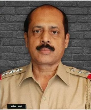 yogazyr's tweet photo. Sachin Vaze's society CCTV cameras were switched off once @NIA_India came in to investigate him. Wasn't a similar ploy undertaken after Disha &amp; SSR's murders? Their building CCTV cameras were also switched off. 

Probe Parambir 4 SSR

@ips_nupurprasad @DoPTGoI @DrJitendraSingh https://t.co/6uOUe1XBBt