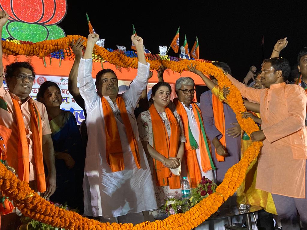 SuvenduWB's tweet photo. দক্ষিণ #কাঁথি কেন্দ্রে @BJP4Bengal মনোনীত প্রার্থী বিশিষ্ট শিক্ষাবিদ অরূপ কুমার দাসের সমর্থনে বিশাল জনসভায়...

In #Kanthi Dakshin AC this evening, participated in a #MegaPublicRally of the @BJP4Bengal which witnessed resounding participation from the great People of West Bengal! https://t.co/NZEoTSyH77
