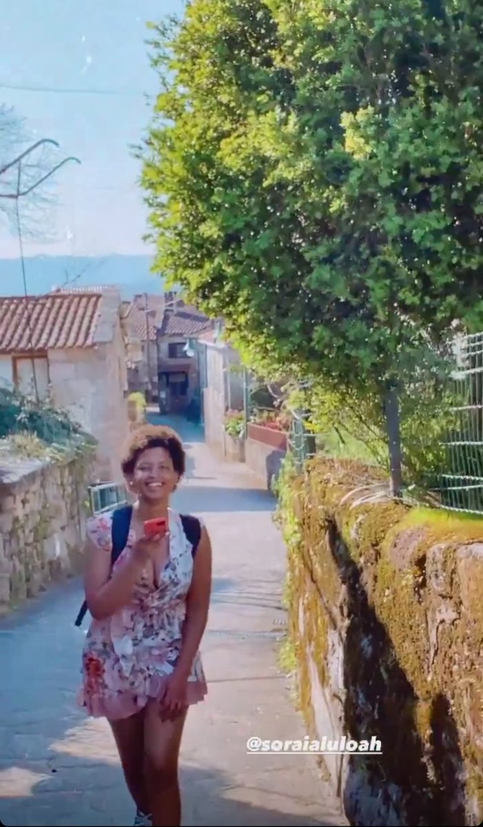 LutiiiiiJ's tweet photo. A Suh vai à escola.
ahahah
A Soraia com a sua mochila, que fofa!! ❤️
#suhsquad
#sensatosnocomando https://t.co/tNeztG5LJ8