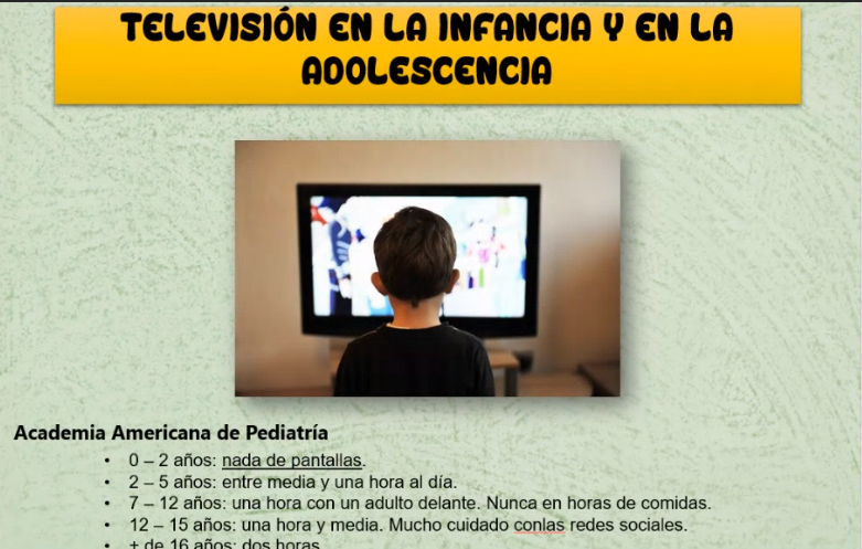 CepVillamartin's tweet photo. #FormacionSdeC Tercera sesión con @Hylaformyproy Los riesgos de  los #Ciberdelitosdegénero  y como prevenirlos. Los factores de riesgo en la violencia juvenil. @nerea.psicologa  nos facilita recursos para trabajar en el aula @FormacProfAnd @EducaAnd https://t.co/7Bll8tRTLk