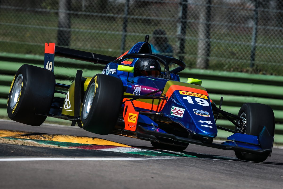 MrRed77_'s tweet photo. 🇬🇧 A positive day-1 is in the books in Imola

🇮🇹 Prima giornata di test positiva a Imola

P7/32 (2nd best rookie) in the morning session
P17/32 in the afternoon session

#MrRed77 #TrustedTM #FormulaRegional #Alpine #FRECA @Trusted_tm @FRegionalAlpine https://t.co/31Q0OJQTUx