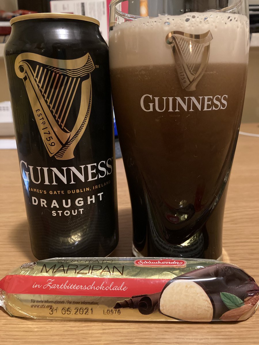 Celebrating our Paddys 2nd birthday! Boston terrier born on 17.03 - great timing 🍀