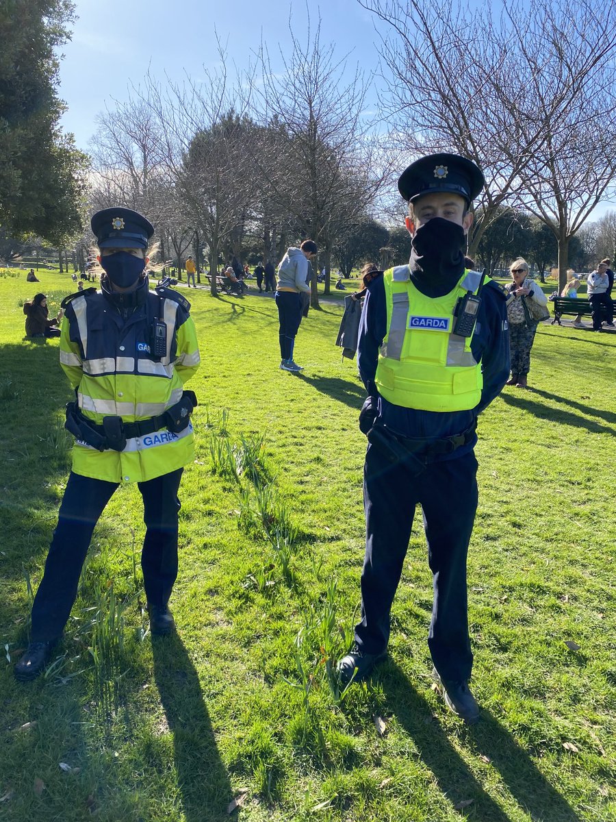 PROFESSIONAL POLICING AT ITS BEST: ☘️Congratulations to all DMR South Central Frontline Gardaí for their excellent work today in Dublin. Officers, such as Garda Frisby & Garda Davitt below, are the reason calm prevailed. Thank you one & all. #BackTheBlue ☘️