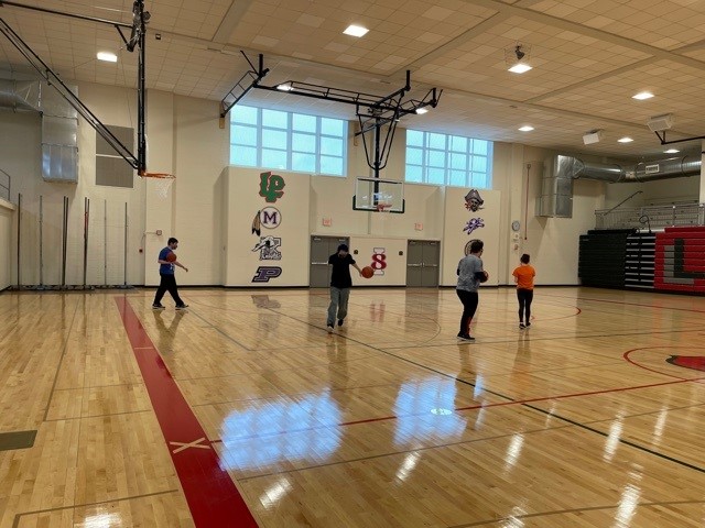 LPHS_Activities's tweet image. Special Olympics took the floor yesterday afternoon.  They had a great time practicing together!  @lphscavs_so #WeAreLP #SpecialOlympics